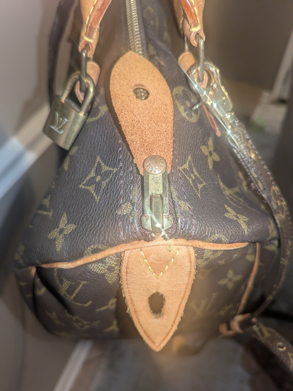 Louis Vuitton Monogram Speedy 30 With Free Adjustable Strap - Picture 7 of 17